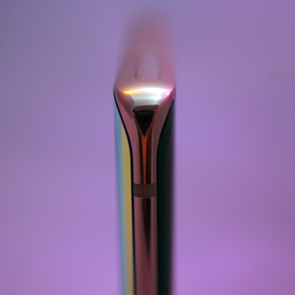 LG Velvet Costado