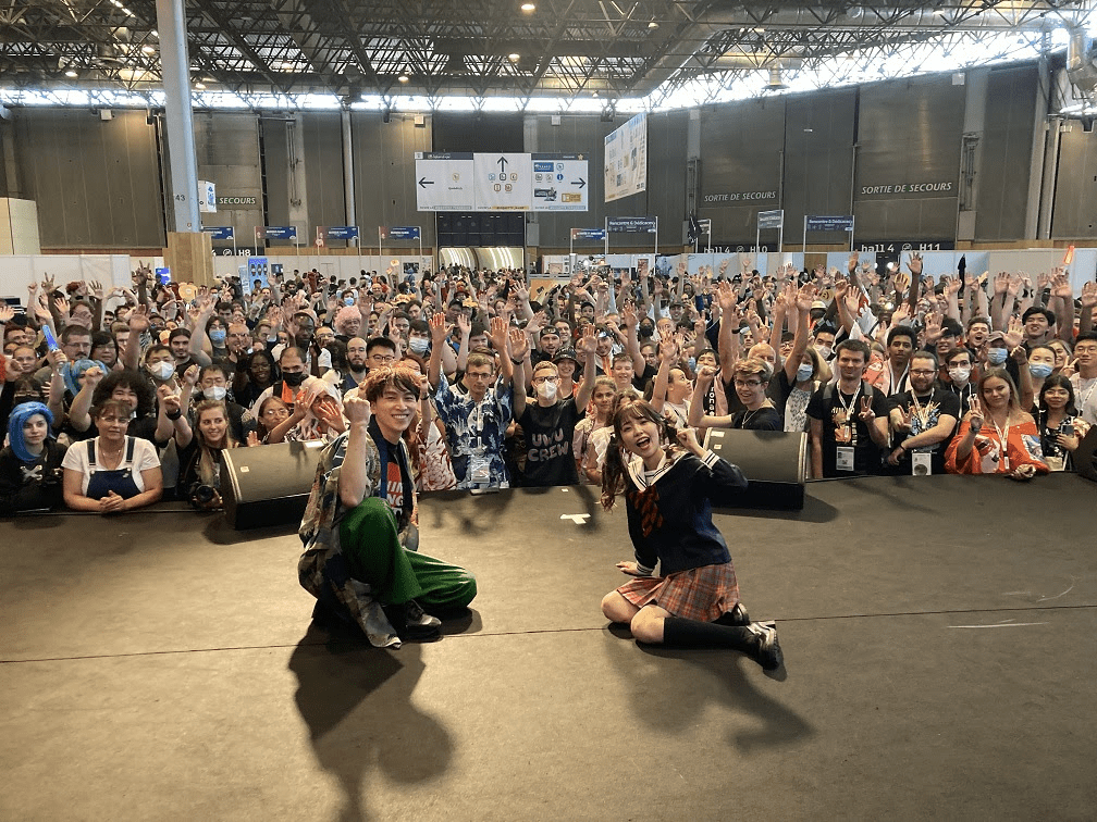 Singing Cosplayer Hikari