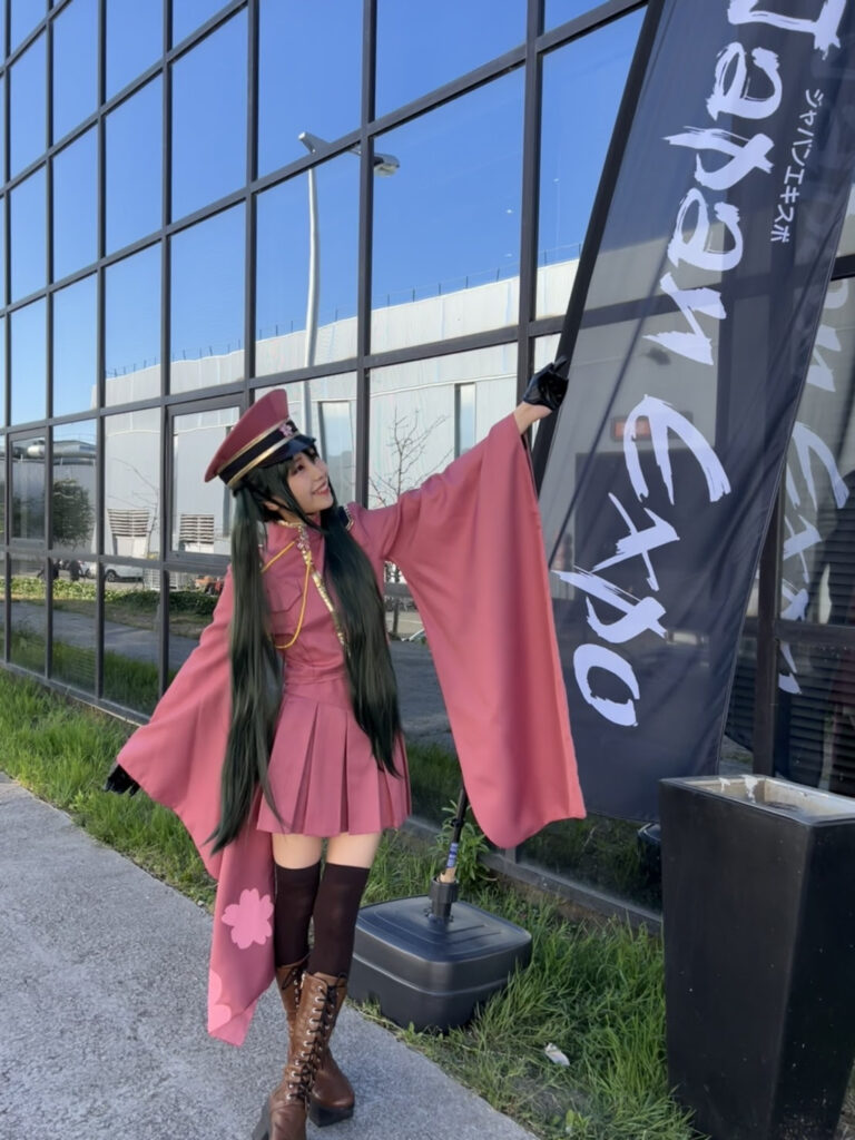 Singing Cosplayer Hikari