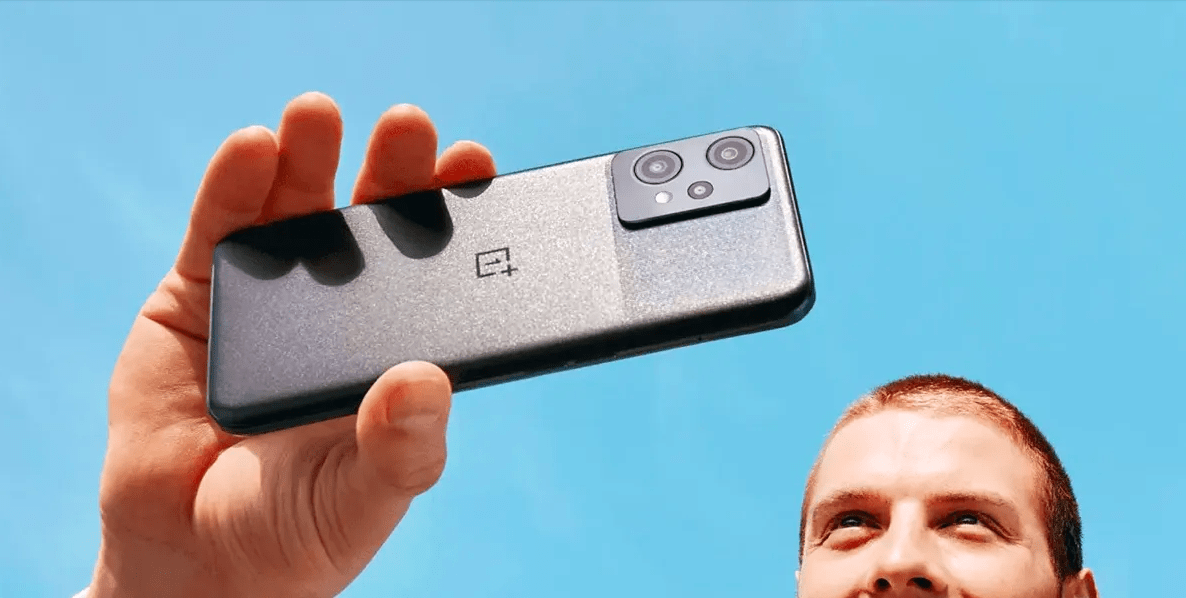 Image default