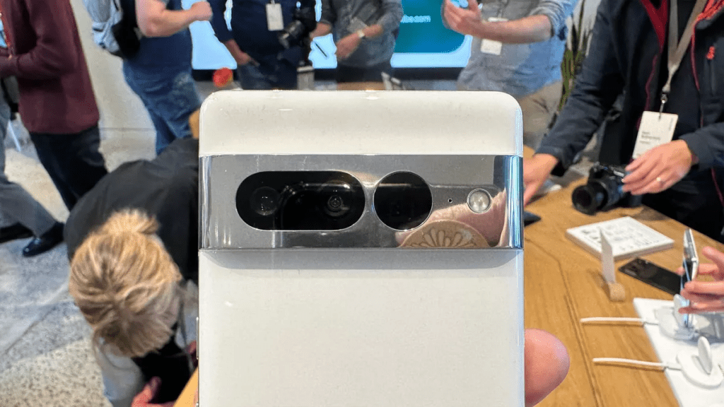 Google  I/O Pixel