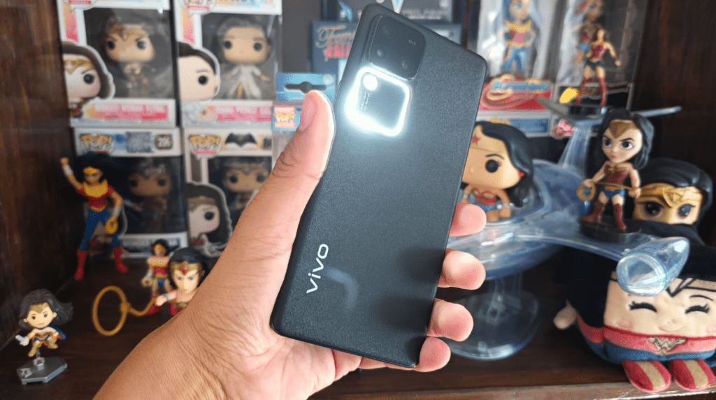 Vivo V30