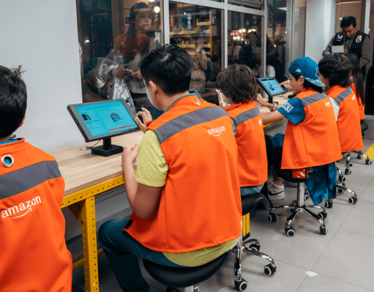 amazon inaugura experiencia kidzania