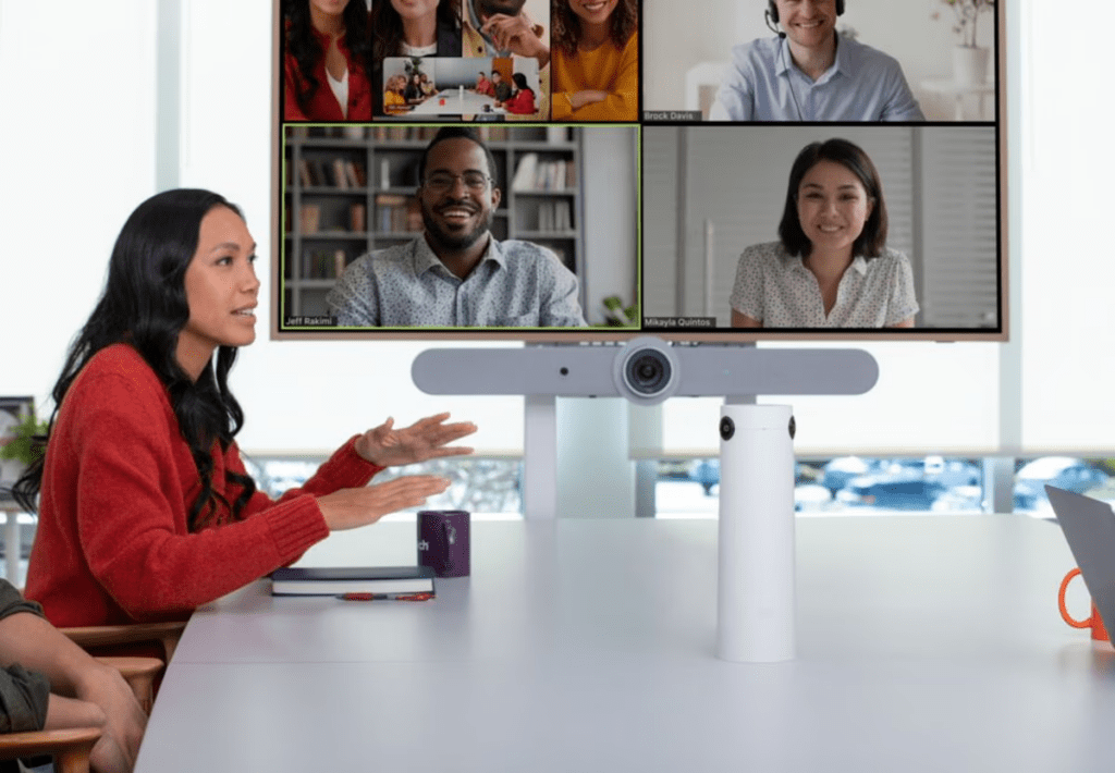 trabajo híbrido dispositivos videollamadas
