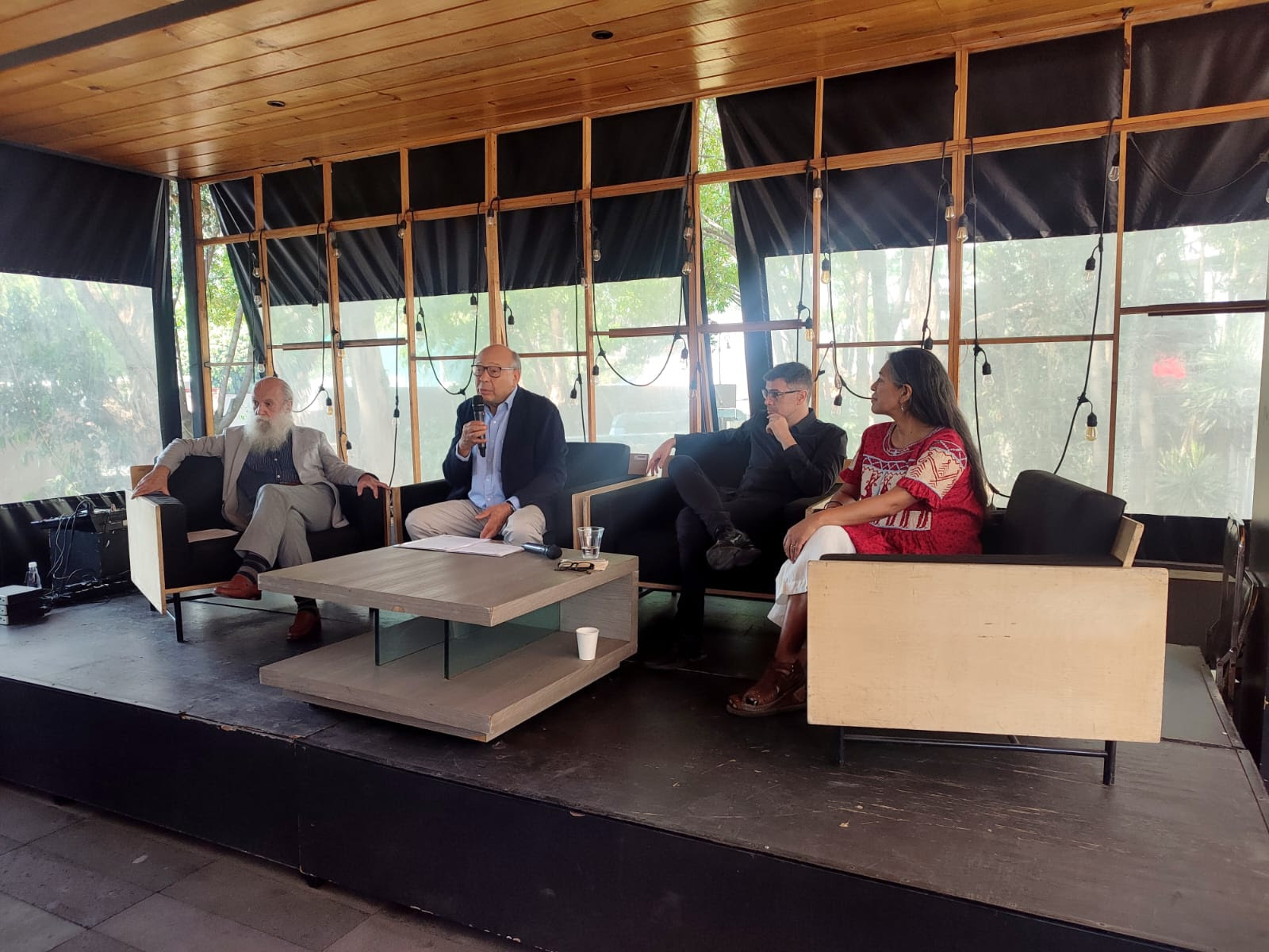 Image default