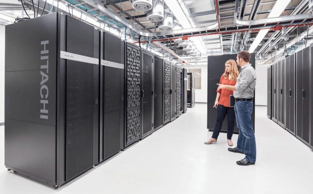 Hitachi Vantara desarrolla soluciones de Nube Híbrida y datos impulsadas por AMD