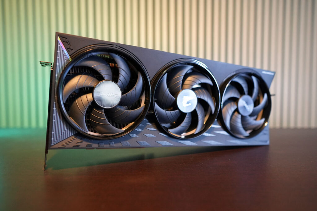 Aorus Radeon RX9070 XT Size