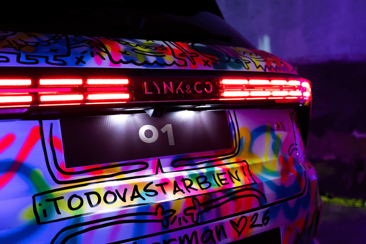 Image default