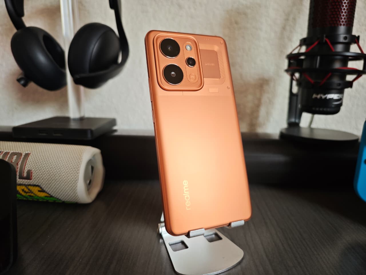 Image default